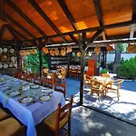 Guest house Crama Haiducilor 4*