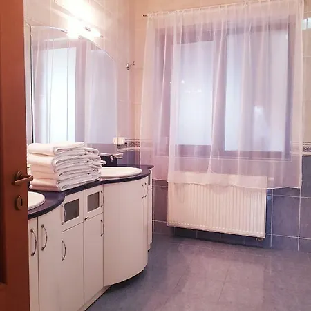 Πανσιόν Crama Haiducilor 4*